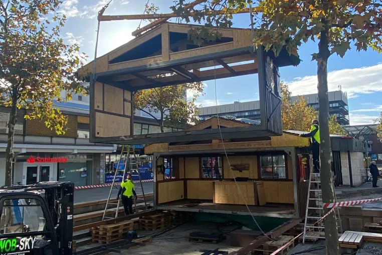 Aufbau des Wolfsburger Weihnachtsmarkts gestartet Bild: Aufbau des Wolfsburger Weihnachtsmarkts gestartet