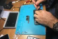 Bild: Smartphone-Reparaturgeschäft Karlsruhe: Reparaturen von Smartphones und Handys jeder Art