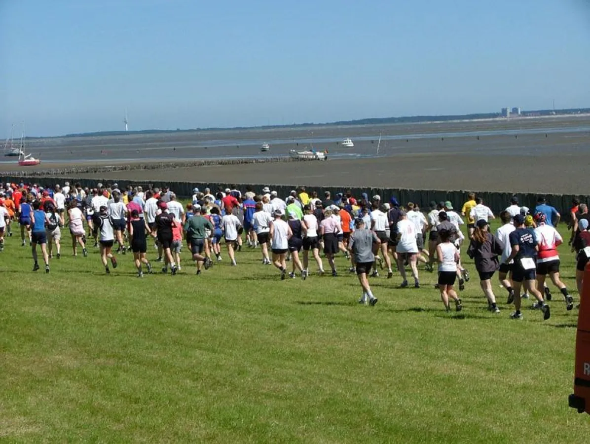 Nordseelauf 2010: Eine Etappe führt übers Watt nach Cuxhaven