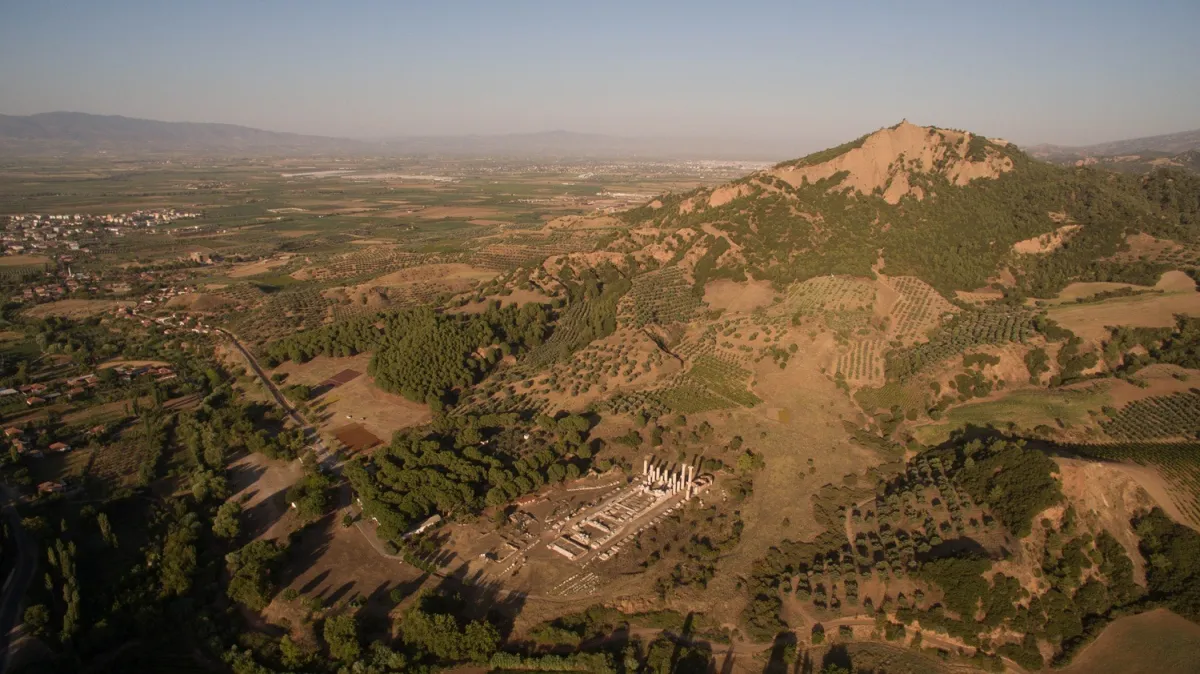  Temple and Acropolis (© GoTürkiye)