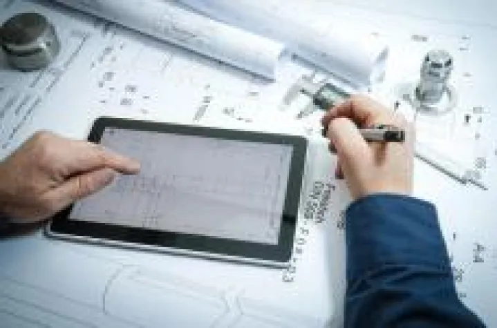 Bild: Master Maschinenbau im flexiblen Fernstudium