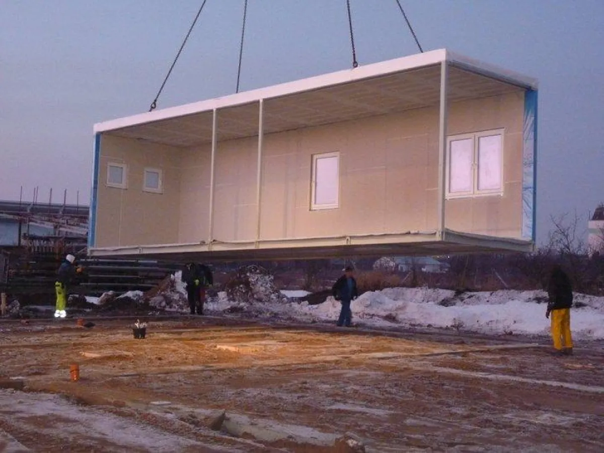 Der erste Container des NNC wird abgesetzt