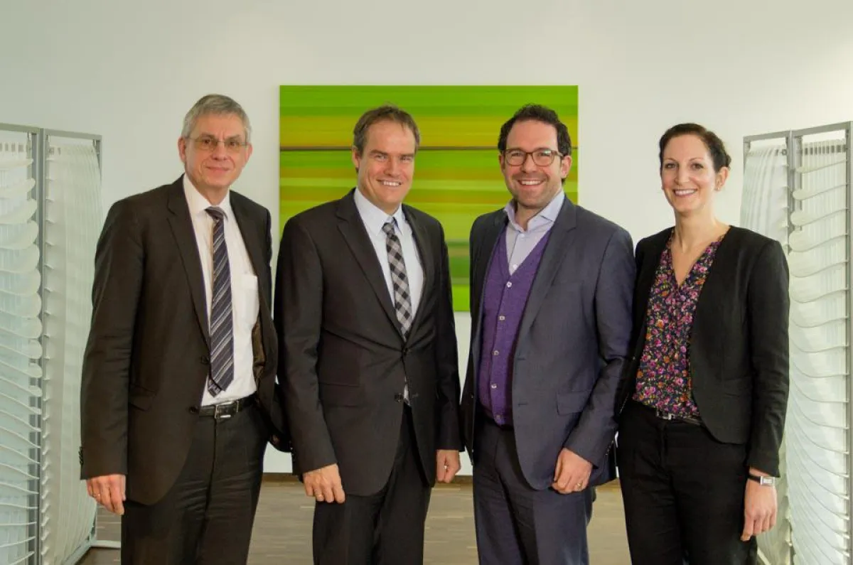 v.l.: Ulrich Jonas, Dr. Eckart Würzner (Stadt Heidelberg), Gregor Stöckler, Daniela Ott (DataVard)