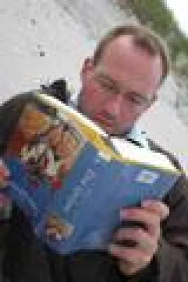 Preisträger des Spreewald-Literatur-Stipendiums: Autor Martin Brinkmann liest und arbeitet im Spreewald Bild: Preisträger des Spreewald-Literatur-Stipendiums: Autor Martin Brinkmann liest und arbeitet im Spreewald