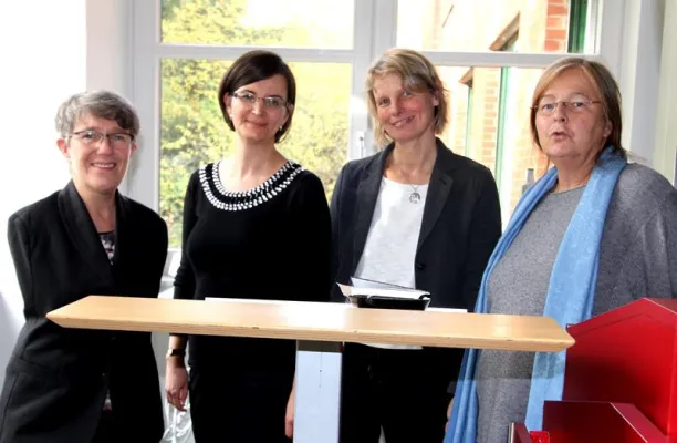 Dr. Monika Báar von der Uni Leiden sprach über "1981 - das Internationale Jahr der Behinderten" Bild: Dr. Monika Báar von der Uni Leiden sprach über "1981 - das Internationale Jahr der Behinderten"