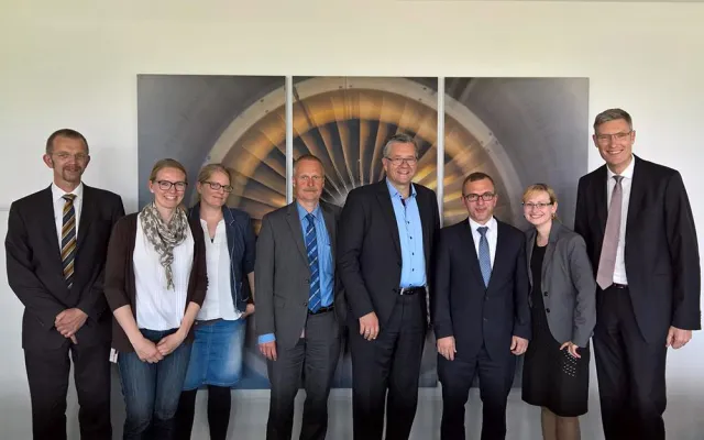 Der Hamburg Airport betraut arvato Systems mit Betrieb und Betreuung der zentralen IT-Landschaft Bild: Der Hamburg Airport betraut arvato Systems mit Betrieb und Betreuung der zentralen IT-Landschaft