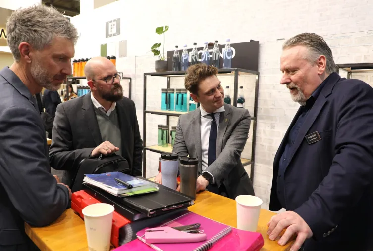 Bild: Mit Oberbürgermeister Daniel Flemm: Solingen.Business besucht Solinger Unternehmen auf der Ambiente 2026