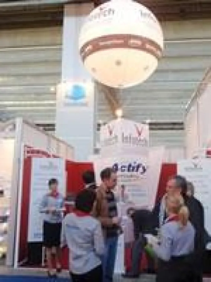 Reger Besucherandrang am Stand von Infotech auf der EuroMold 2009