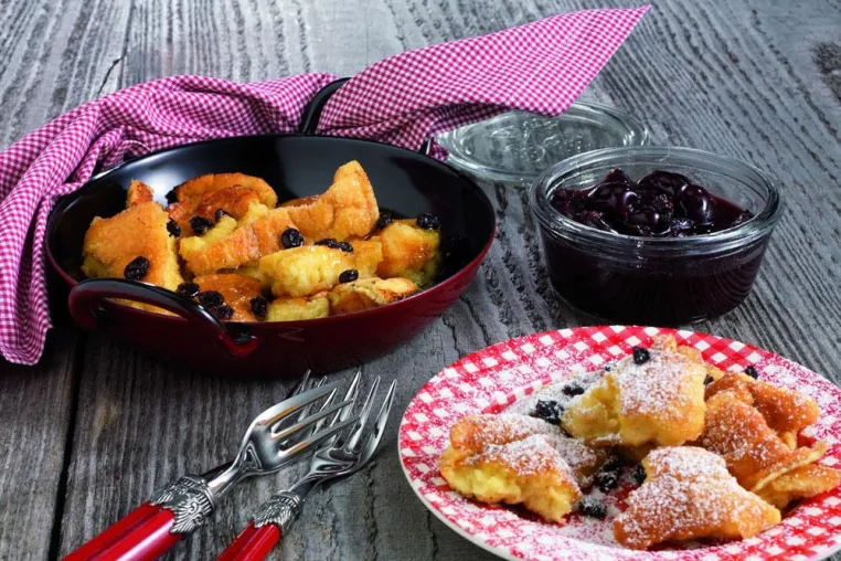 Bild: Jetzt ist wieder Dultzeit. Antiquitäten, Trödel und Kaiserschmarrn auf Bayerisch