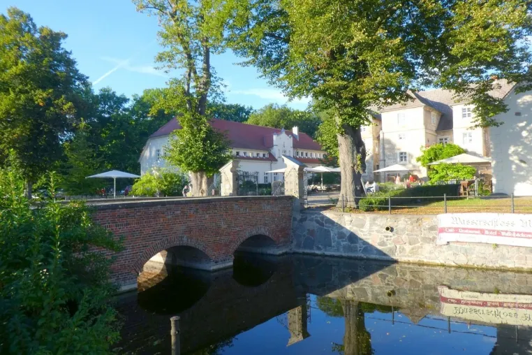 Vom Wasserschloss Mellenthin die Insel Usedom erkunden Bild: Vom Wasserschloss Mellenthin die Insel Usedom erkunden