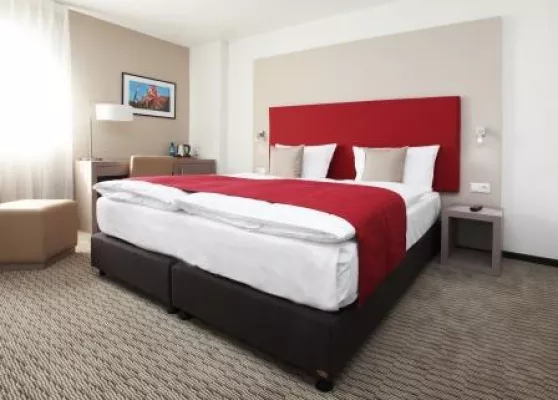 Vier Sterne für das Golden Tulip Kassel Hotel Reiss Bild: Vier Sterne für das Golden Tulip Kassel Hotel Reiss