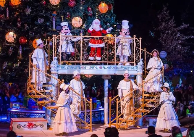 Bild: Märchenhafte Weihnachtszeit in Disneyland® Paris