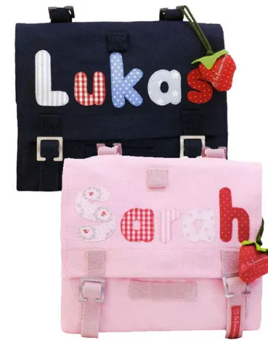 Bild: Handgemachte Kleidung und Geschenke für kleine Zwillinge