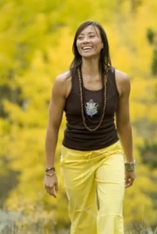 "Fluid Power" – Prana Flow Intensive mit Twee Merrigan im AIRYOGA München Bild: "Fluid Power" – Prana Flow Intensive mit Twee Merrigan im AIRYOGA München