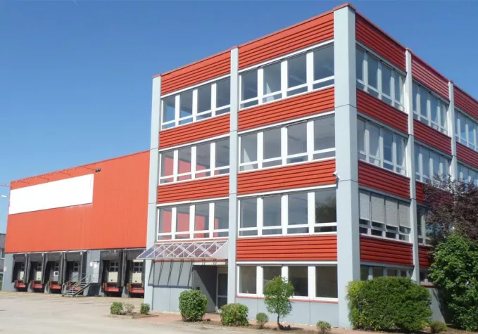 Bild: Küspert & Küspert vermittelt 3.500 m2 großes Speditionsanwesen in Nürnberg
