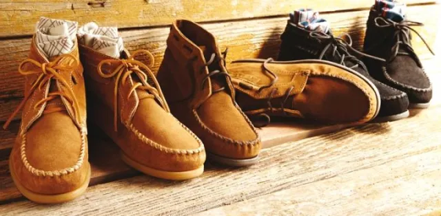 Bild: Kernige Herbst-Boots für sportliche Typen: Chukka Boot und Desert Boot by Minnetonka