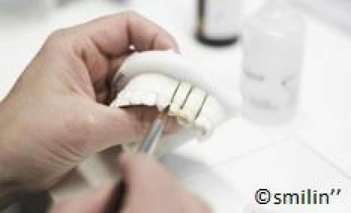 Die Zahntechnik ist bei smilin’’ untrennbarer Bestandteil der Praxis © smilin’’