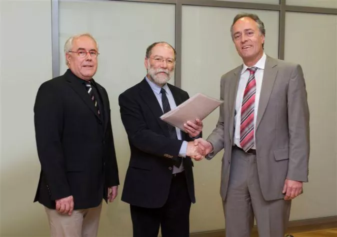 ICV - Erstmals Kooperation mit einer IHK vereinbart Bild: ICV - Erstmals Kooperation mit einer IHK vereinbart