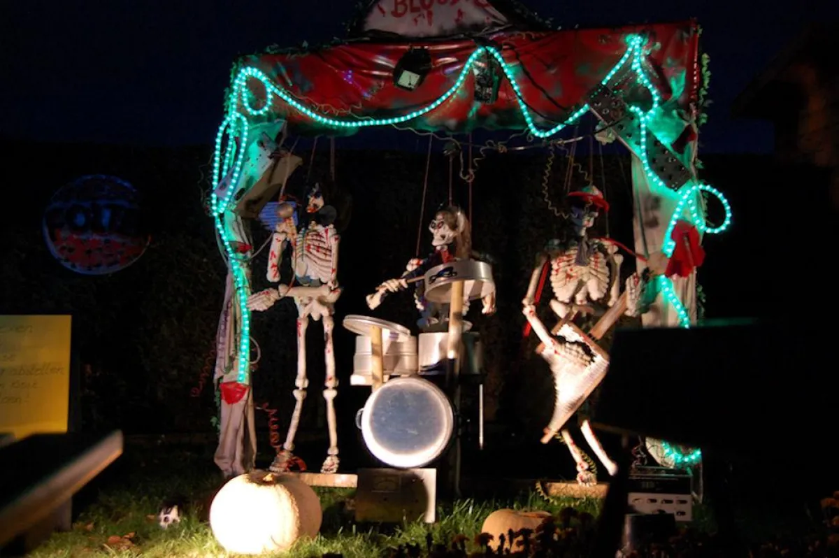 Am Abend spielen die Bloodys