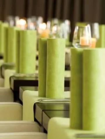 Bild: Betriebsfeier als Krimi-Dinner - „Mysteriöse“ Tischdekoration inklusive