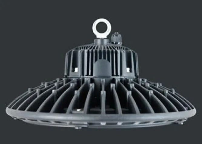 Bild: IndustryLUX Aurora von lichtline: LED-Hallenflächenleuchten vom Feinsten