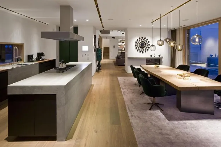 Modernes Design verbindet kubistische Bauformen mit ruhiger Landschaft und warmem Wohnklima Bild: Modernes Design verbindet kubistische Bauformen mit ruhiger Landschaft und warmem Wohnklima