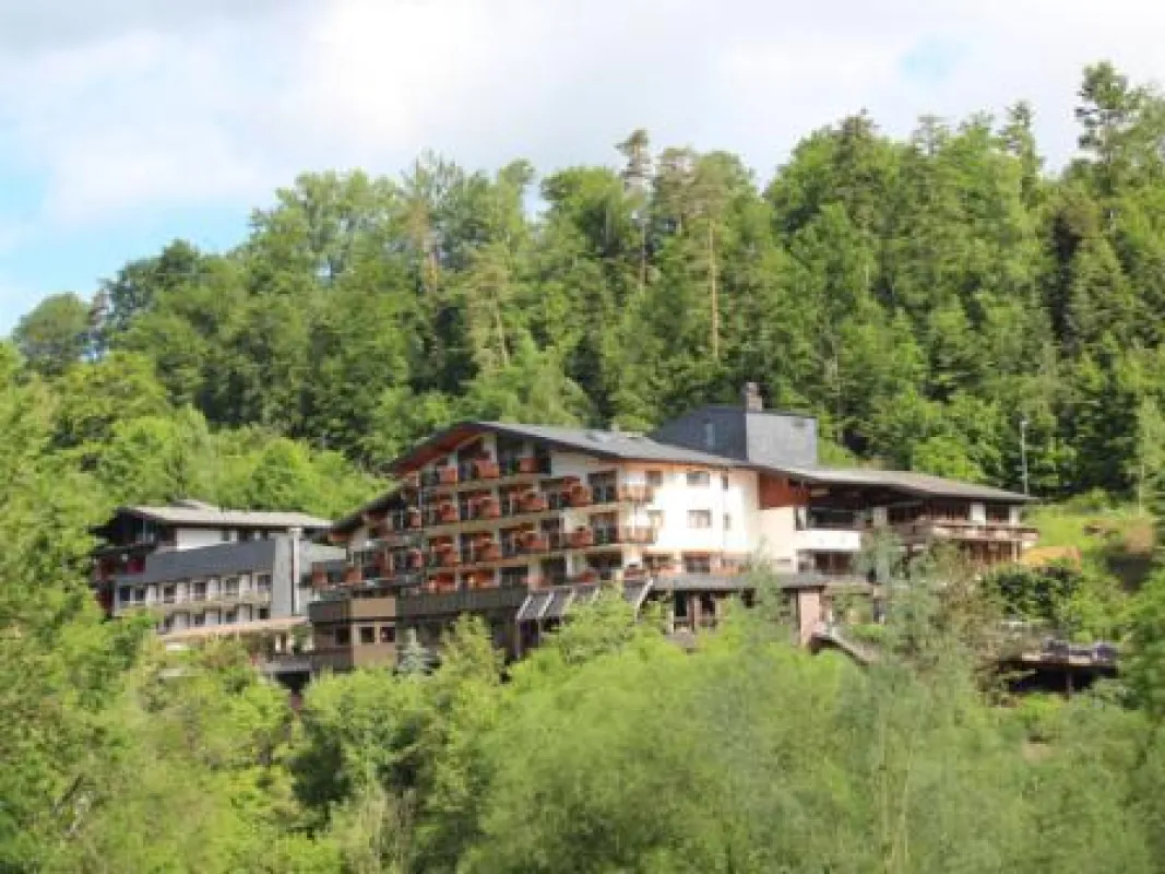 Das Ringhotel Mönchs Waldhotel mitten im Naturpark Schwarzwald