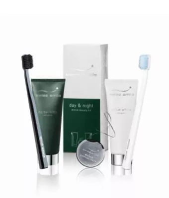 Bild: swiss smile: day & night dental beauty kit: Strahlende Frische – rund um die Uhr.