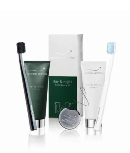 Bild: swiss smile: day & night dental beauty kit: Strahlende Frische – rund um die Uhr.