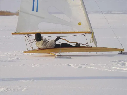 Bild: Eissegeln in Masuren (Polen) - ein Winterspaß für Anfänger und Profis