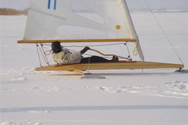 Bild: Eissegeln in Masuren (Polen) - ein Winterspaß für Anfänger und Profis