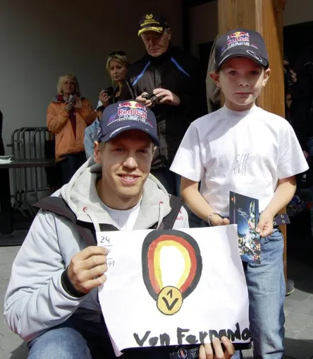 Siebenjähriger Formel 1-Fan aus Schöntal darf zum Nürburgring Bild: Siebenjähriger Formel 1-Fan aus Schöntal darf zum Nürburgring