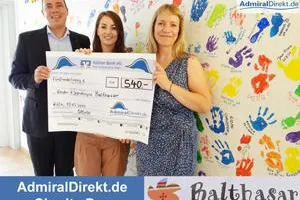 Bild: Charity Day bei Kfz-Versicherung - Mitarbeiter von AdmiralDirekt.de schnippeln für den guten Zweck