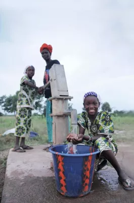 „Wir bauen einen Brunnen in Tschad“ - H2O GmbH spendet zum Weltwassertag Bild: „Wir bauen einen Brunnen in Tschad“ - H2O GmbH spendet zum Weltwassertag