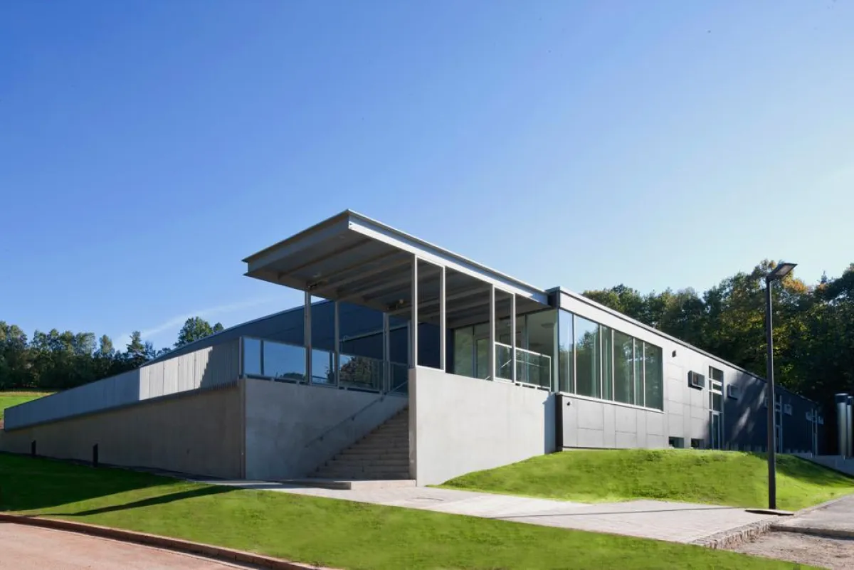 Erschließungsbereich der Dreifachsporthalle