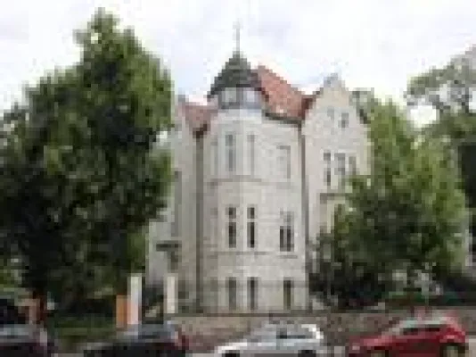 Bild: Baufinanzierer mietet über AENGEVELT Bürofläche in Magdeburger Villenviertel