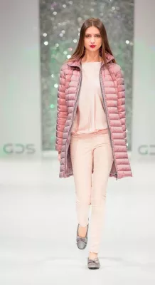 Bild: Glanzvoll: GDS Trend Show präsentiert Metallic Moc von MINNETONKA