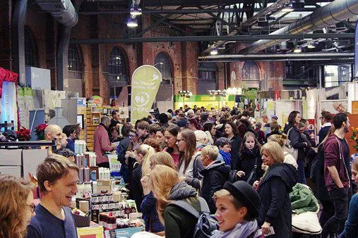 Weil wir alle etwas merken: Heldenmarkt zusammen mit VeggieWorld am 11. & 12. November zurück in Berlin Bild: Weil wir alle etwas merken: Heldenmarkt zusammen mit VeggieWorld am 11. & 12. November zurück in Berlin
