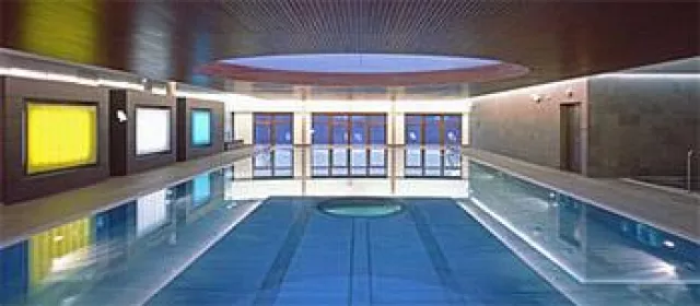 Bild: AmazingDusseldorf.com verlost einen Tag bei Holmes Place