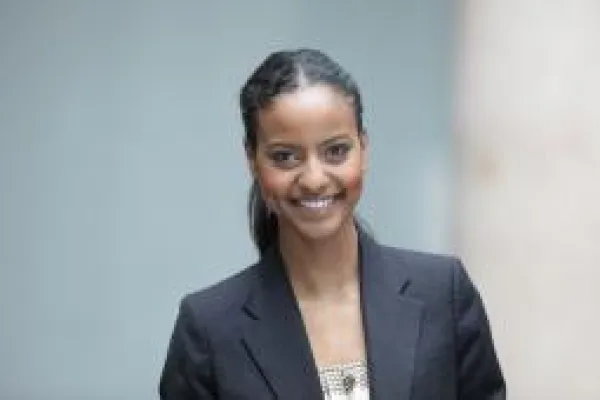 Bild: Sara Nuru, Botschafterin der Stiftung Menschen für Menschen zur Flüchtlingsproblematik