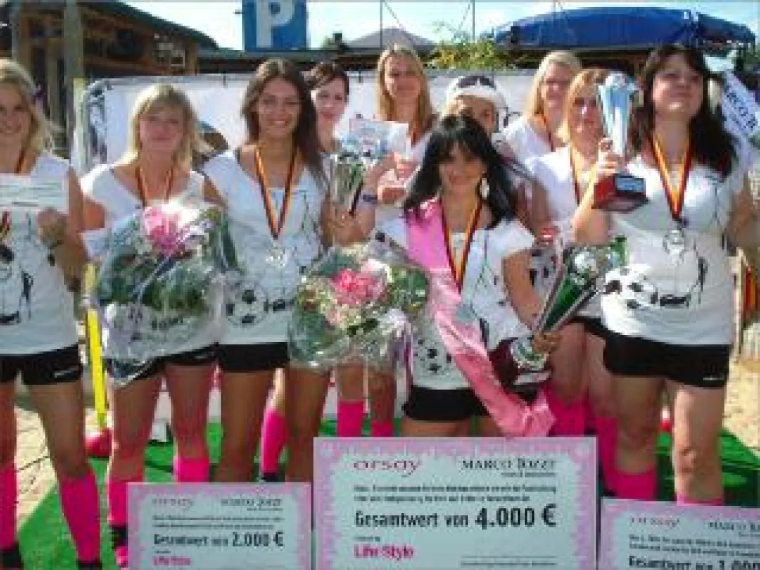 Siegerin Calina mit der Stiletto Kick Nationalmannschaft