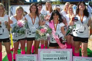 Bild: Stiletto Kick 2010: Mit hohen Absätzen zum Sieg.