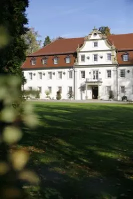 Bild: Stuttgarter Fußballprofis zu Gast im Wald & Schlosshotel Friedrichsruhe
