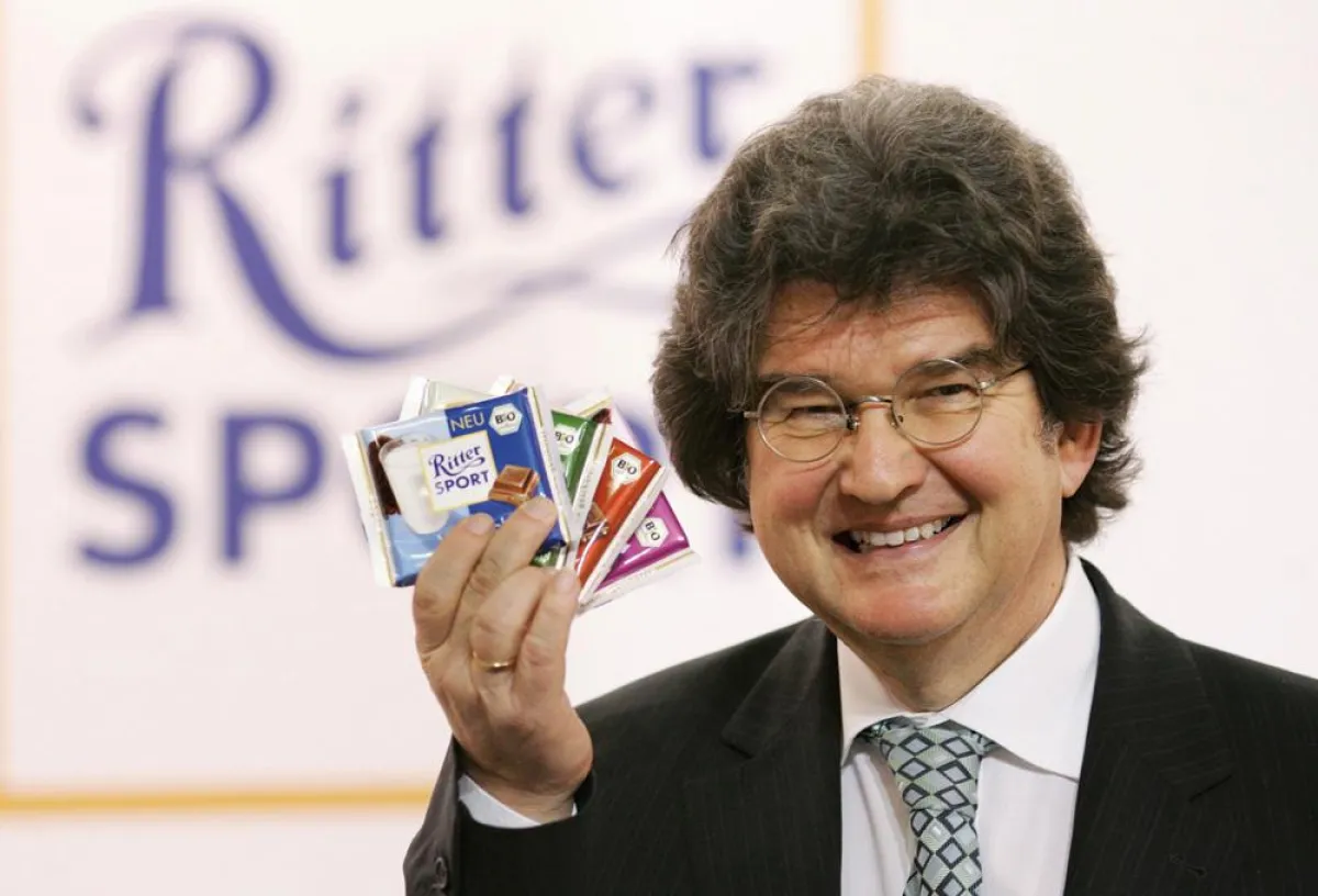 Firmeninhaber Alfred T. Ritter präsentiert die neuen Bio-Sorten von Ritter Sport.