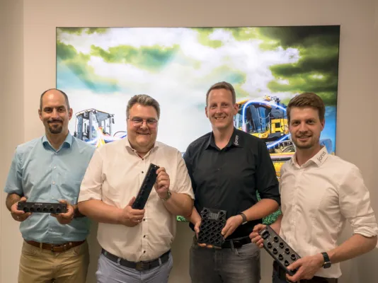 Bild: forsys und Data Panel arbeiten zusammen für hochwertige Verdrahtungslösungen in mobilen Maschinen