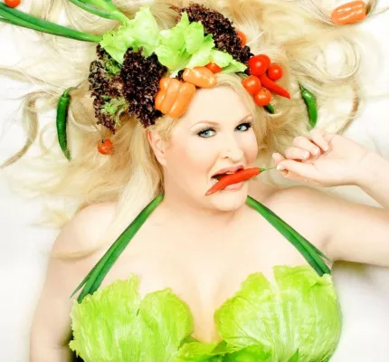 Bild: Daphne de Luxe gewinnt den Dattelner Kleinkunstpreis „Das Dattelner NachtSchnittchen“