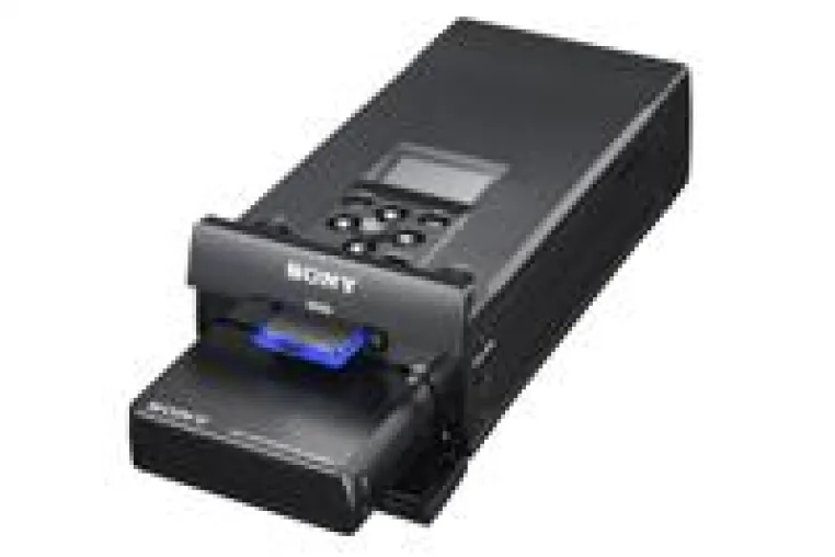 Datensicherung für Videoprofis mit den Sony Mobile Storage Units Bild: Datensicherung für Videoprofis mit den Sony Mobile Storage Units