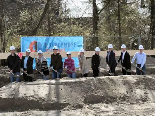 Bild: Spatenstich für Bildungs-, Bewegungs- und Förderzentrum in Bad Waldsee