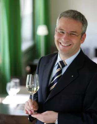 Wein- und Genusswochenende mit Markus Del Monego im Romantik-Jugendstilhotel Bellevue Bild: Wein- und Genusswochenende mit Markus Del Monego im Romantik-Jugendstilhotel Bellevue