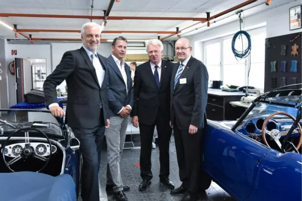 Bild: Betriebsbesichtigung mit Landeswirtschaftsminister Garrelt Duin